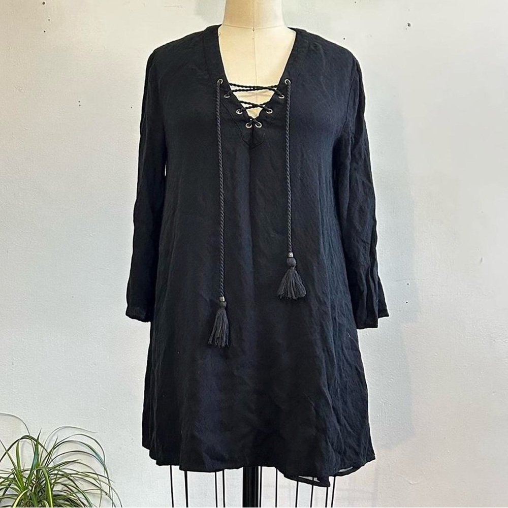 BOHO LACED UP V- NECK MINI TUNIC DRESS IN BLACK